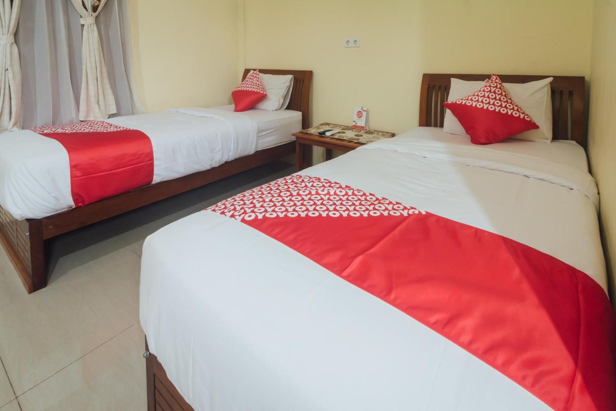 Vaccinated Staff - Oyo 1300 Crecia Guest House Hatu Exterior photo