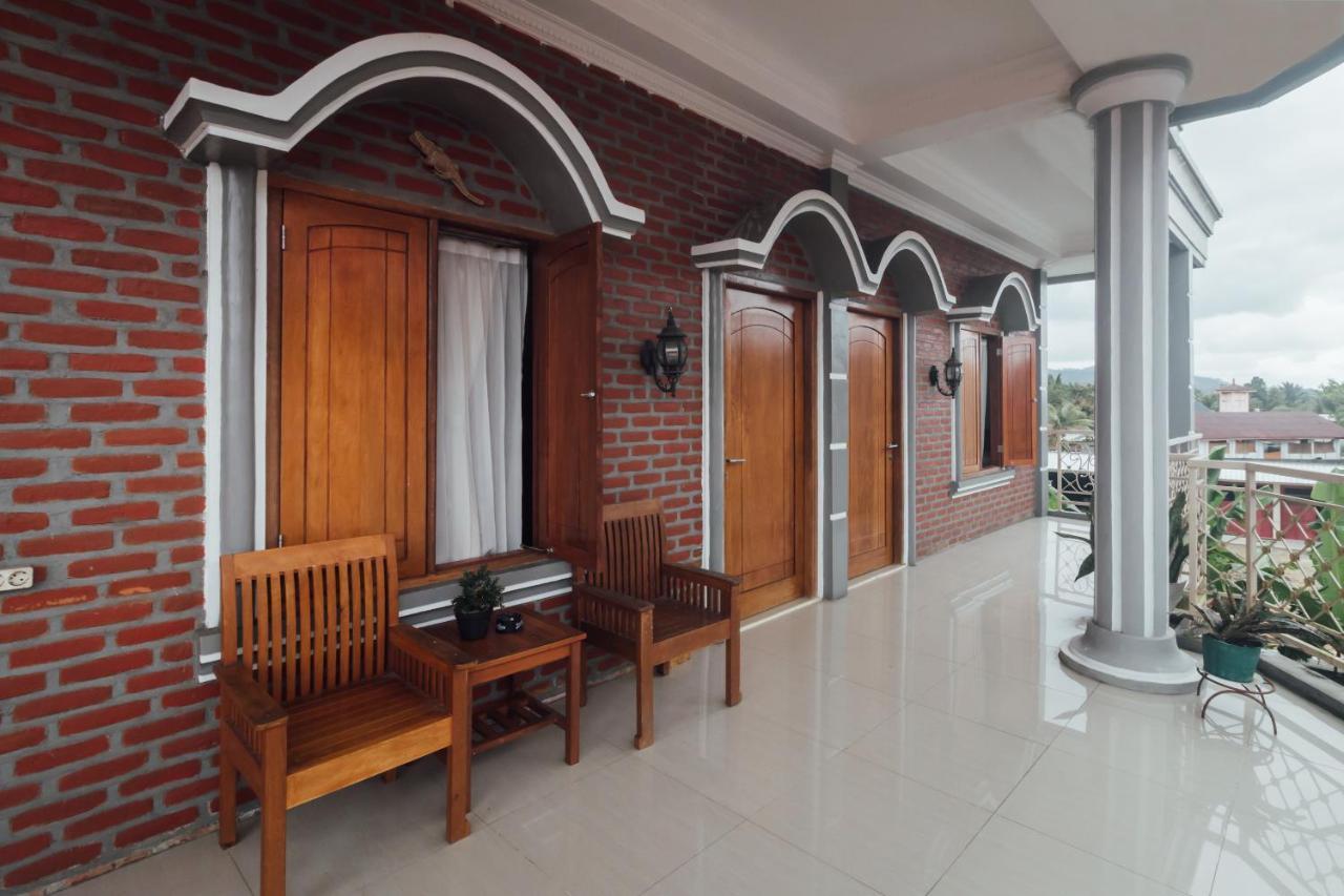 Vaccinated Staff - Oyo 1300 Crecia Guest House Hatu Exterior photo